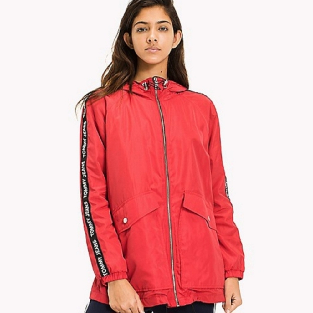 NWOT TOMMY HILFIGER ESSENTIAL HOODED WINDBREAKER- RAIN JACKET SIZE LARGE
